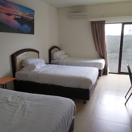 Hotel Larensia Labuan Bajo Værelse billede
