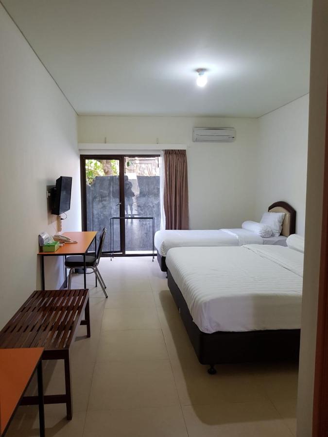 Hotel Larensia Labuan Bajo Eksteriør billede