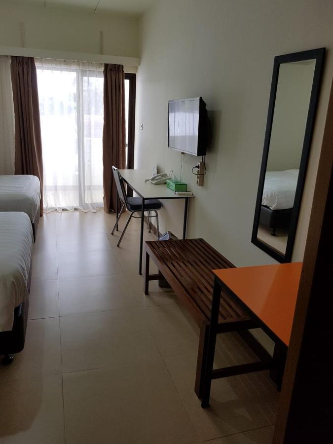 Hotel Larensia Labuan Bajo Eksteriør billede