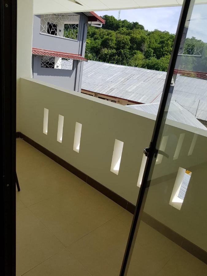 Hotel Larensia Labuan Bajo Eksteriør billede