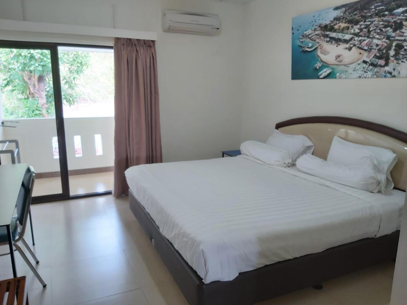 Hotel Larensia Labuan Bajo Værelse billede